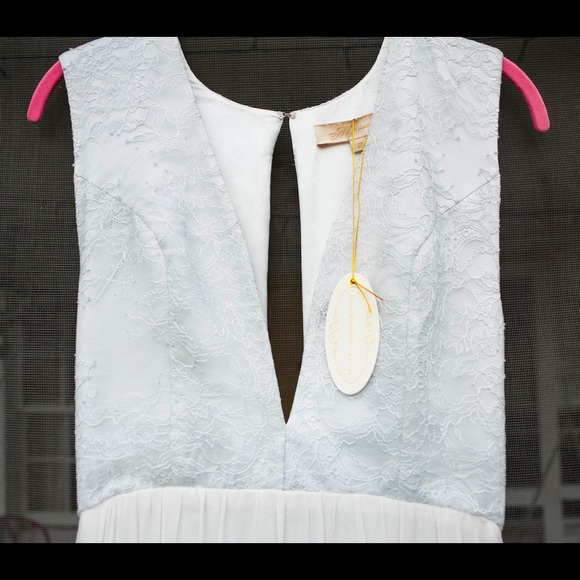 Leanne Marshall Wedding Dress (light blue/white) - Picture 6 of 8